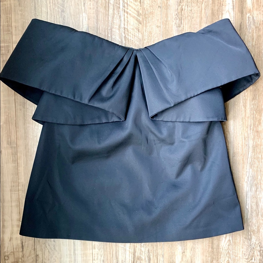 Cameo Off the Shoulder Black Pleated Top 💣